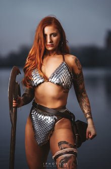 Red Sonja 2023 #10 H 1:10 Cosplay Virgin Variant (04/24/2024) Dynamite