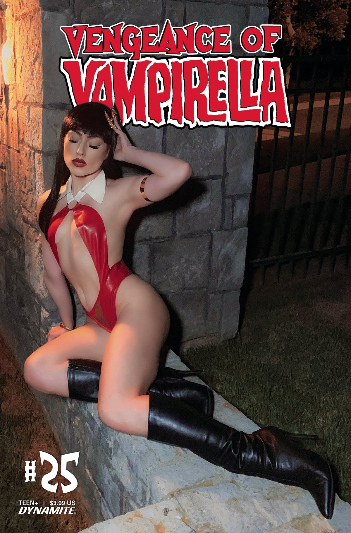 Vengeance Of Vampirella #25 D Cosplay Variant (12/29/2021) Dynamite