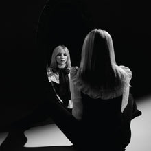 the album cover for Brie Stoner - Me Veo - Pink [Colored Vinyl] (Gate) [Limited Edition] (Pnk)