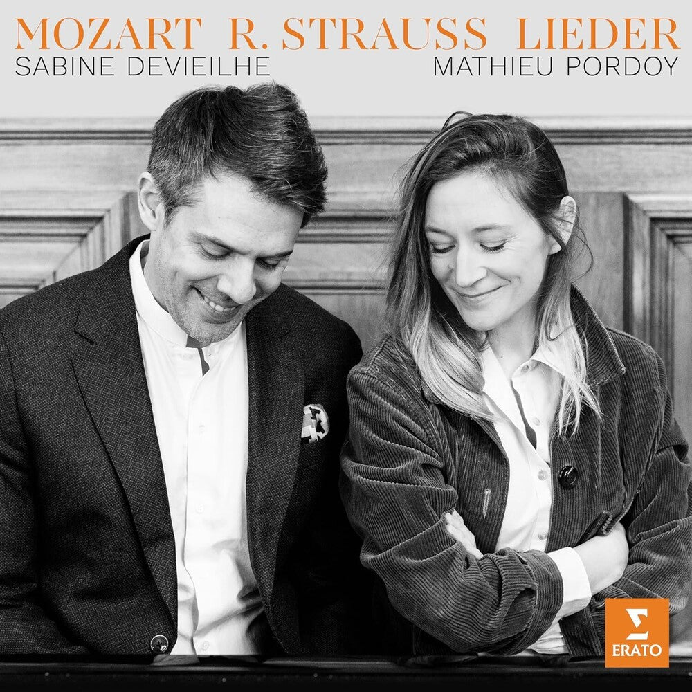 the album cover for Mozart / R Strauss  / Devieilhe / Pordoy - Mozart & R. Strauss: Lieder (Uk)