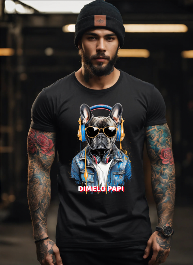 Camisetas exclusivas con el arte de Frenchie Dimelo Papi | Grooveman Music