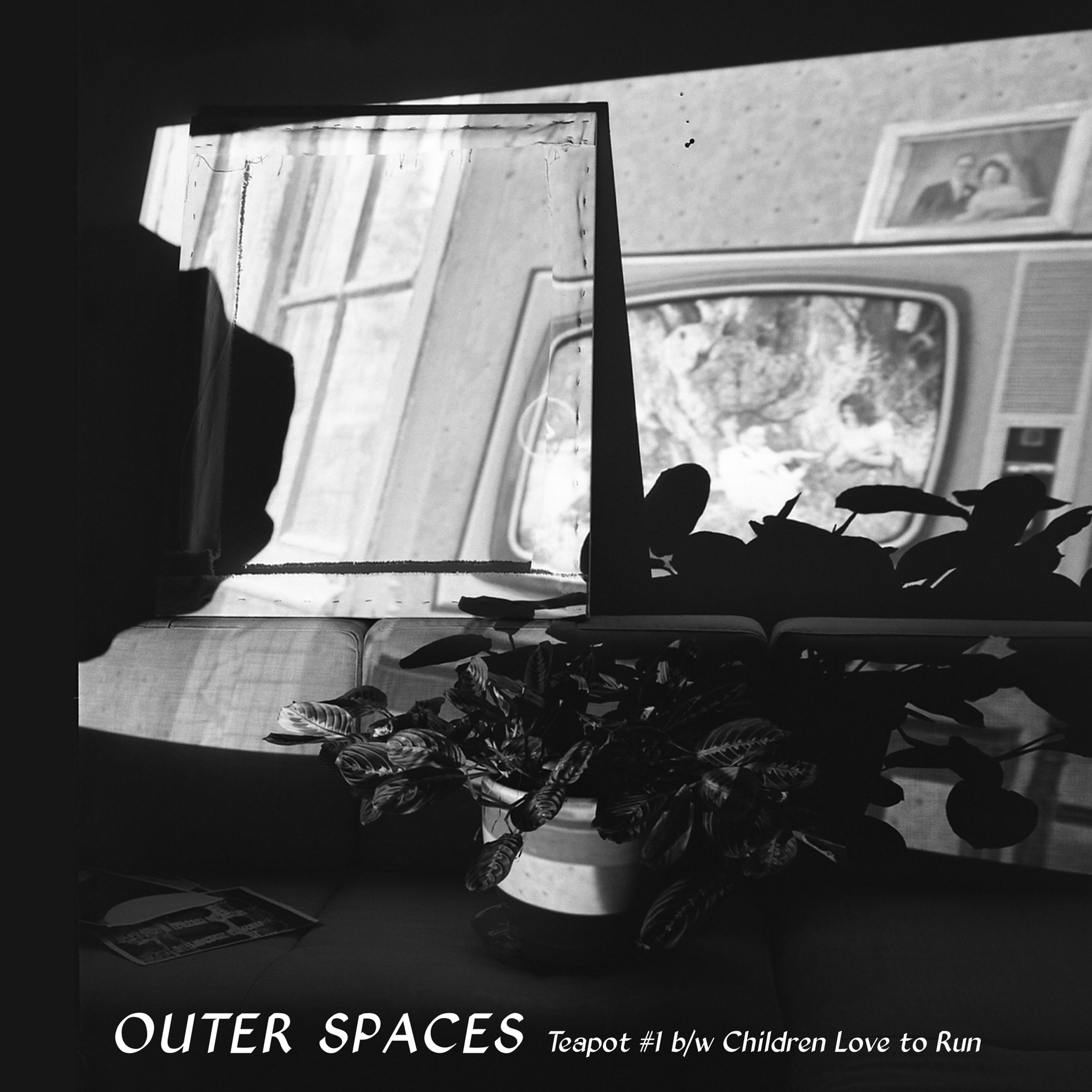 Outer Spaces - Teapot #1 b/w Children Love to Run [Vinyl] - Paladin Vinyl